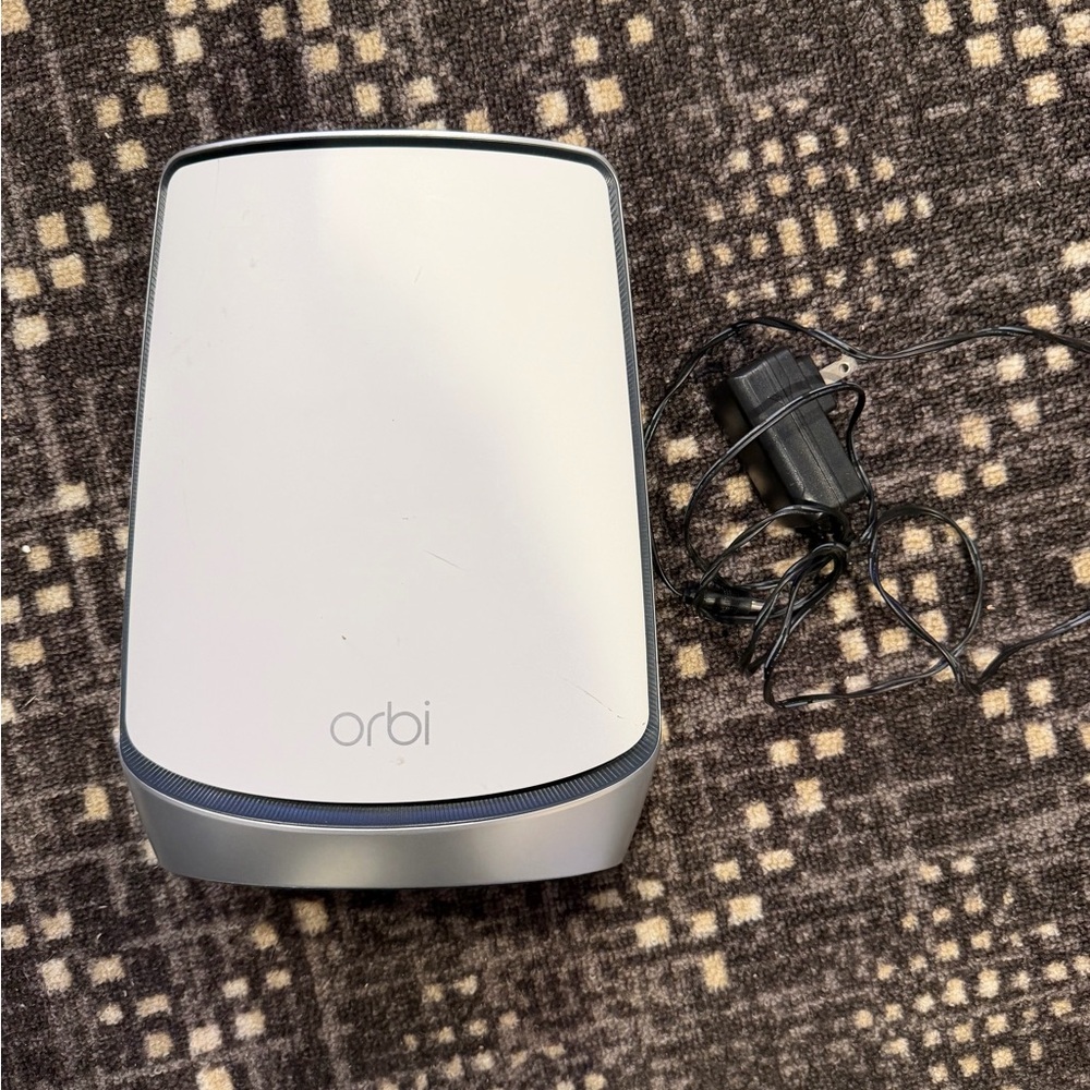 NETGEAR Orbi RBR850 Tri-Band 5 GHz Wireless Mesh Router WiFi 6 AX6000